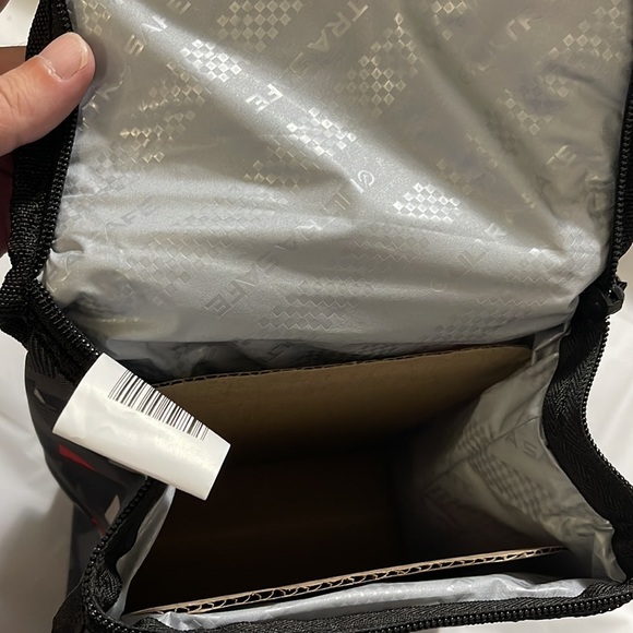 NWT Insulated Lunch Bag blue and green,abstract Fold Down Arctic Zone - Picture 8 of 8